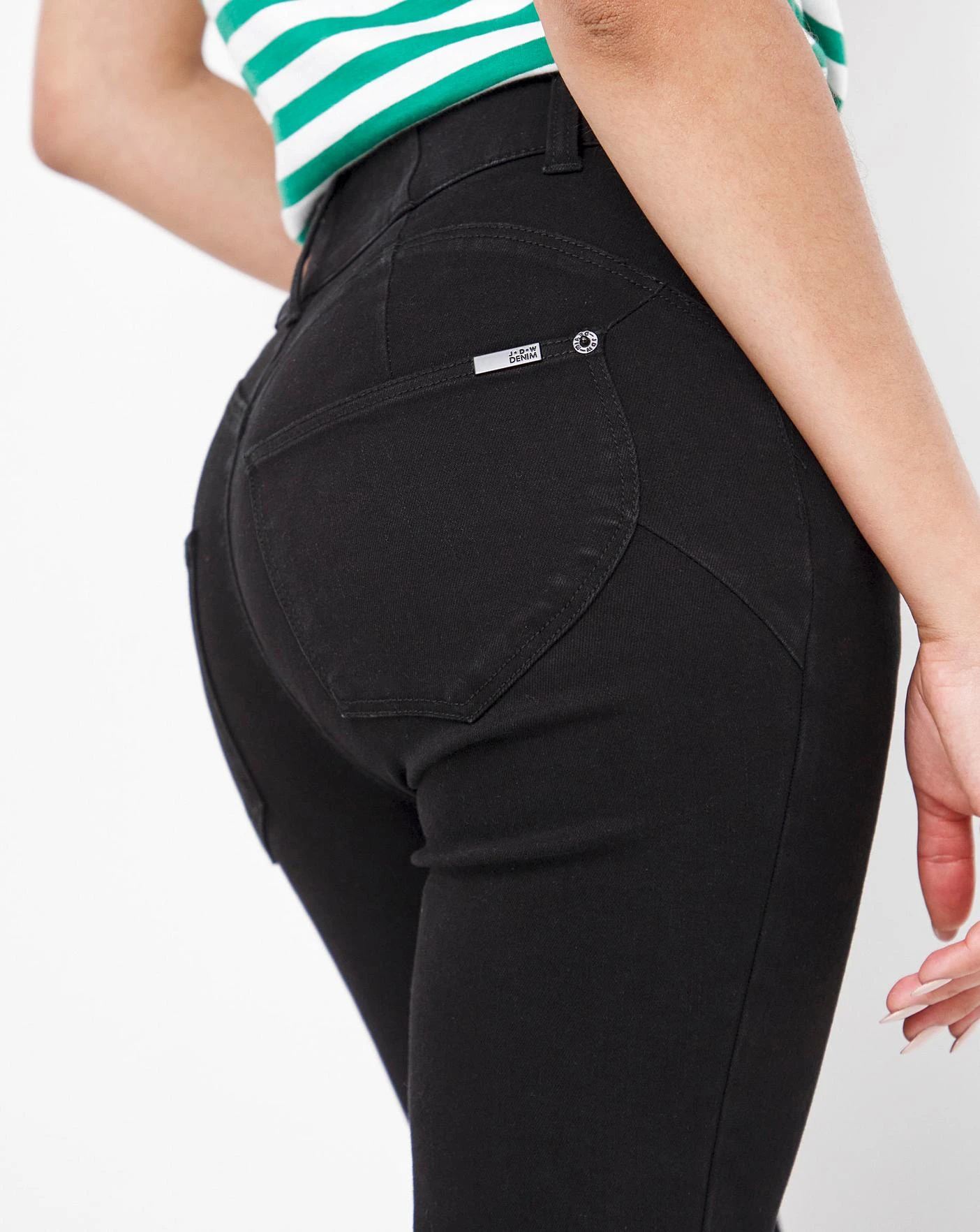 Dreamsculpt Cropped Straight Leg Jeans 3 Dreamsculpt Cropped Straight Leg Jeans - Image 3