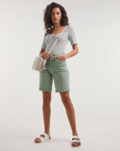 24/7 Khaki Knee Short