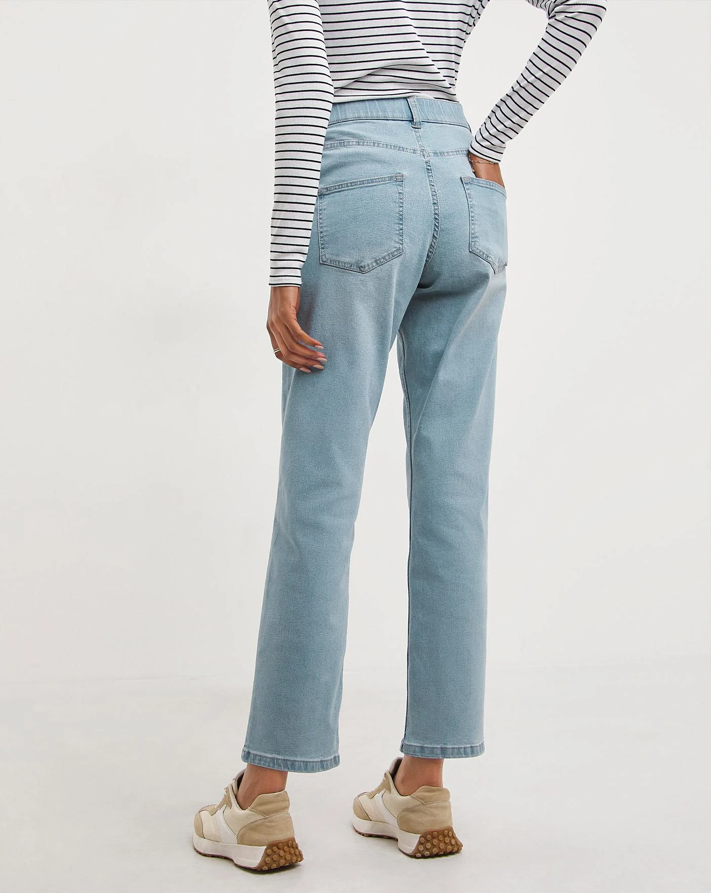 24/7 Light Wash Straight Leg Jeans 4 24/7 Light Wash Straight Leg Jeans - Image 4