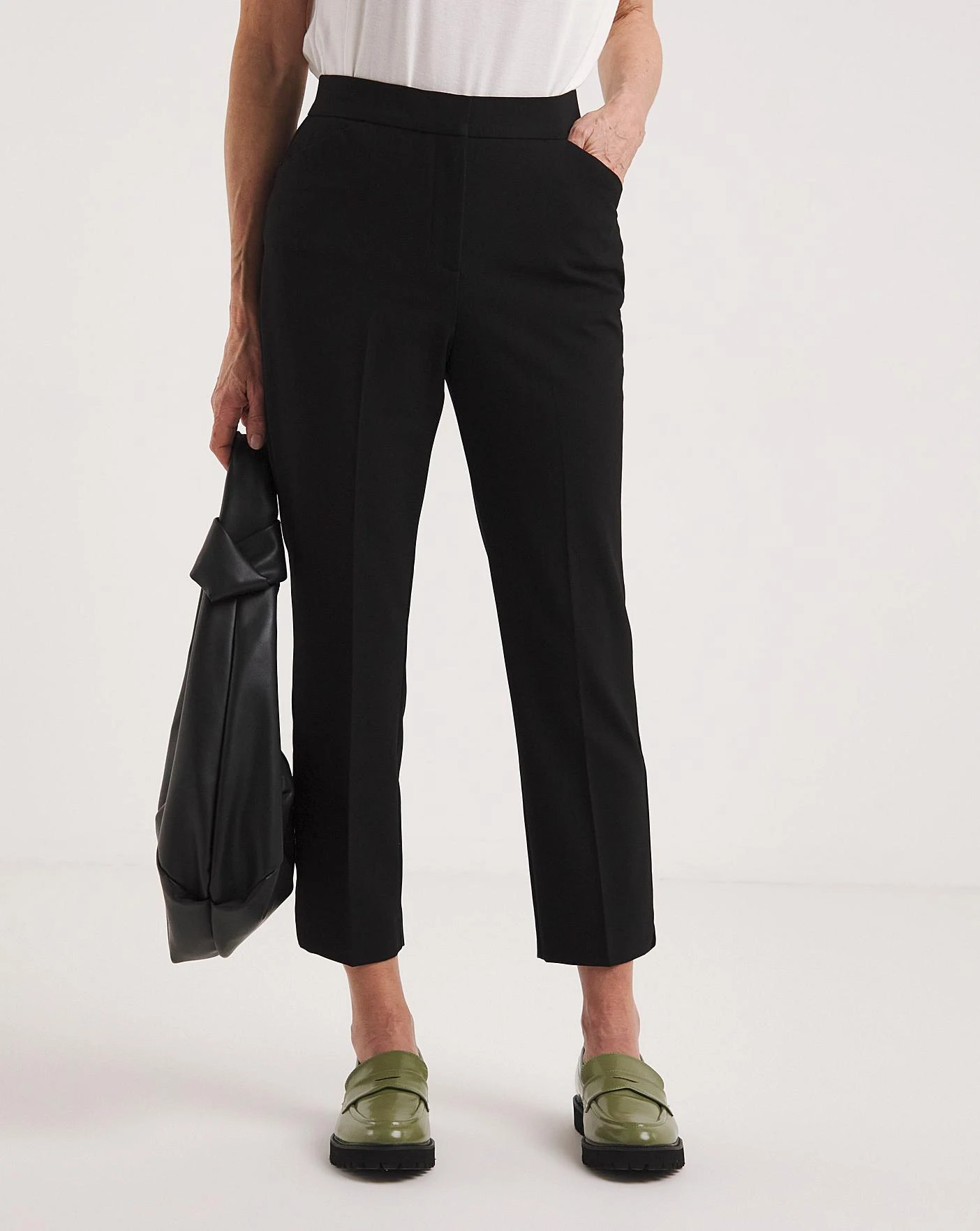 MAGISCULPT Tapered Leg Trousers Regular 4 MAGISCULPT Tapered Leg Trousers Regular - Image 4